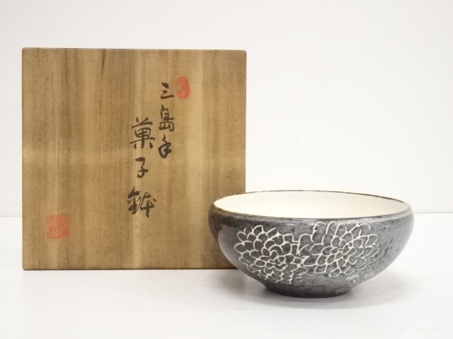 JAPANESE POTTERY MISHIMA SWEETS BOWL 